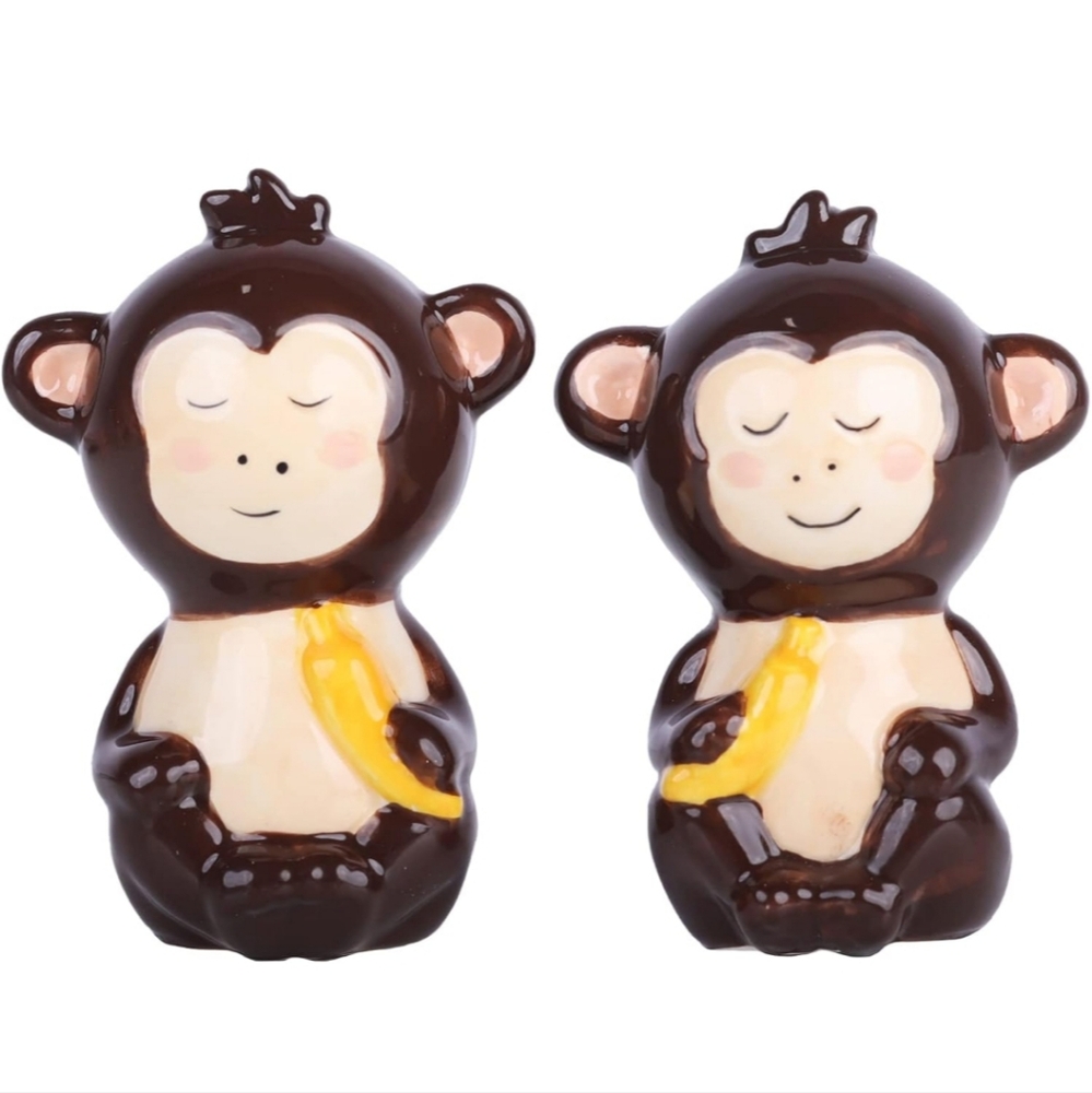 Monkey With Banana Salt And Pepper Shaker Set Dining Room Decoration Figurine